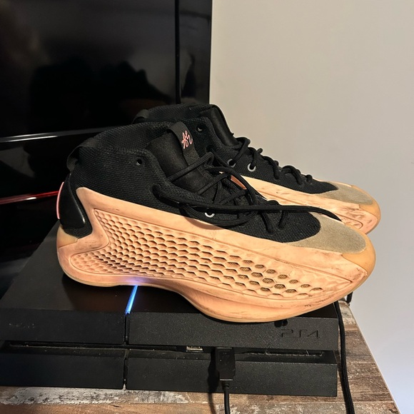 Adidas Harden Stepback basketball sneakers - Picture 3 of 4